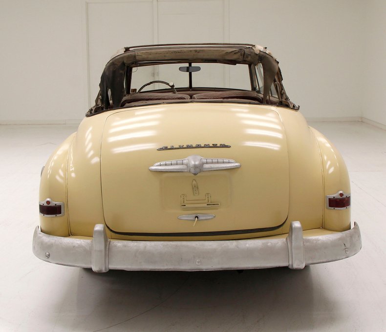 Plymouth-Cranbrook-1951-Yellow-Red-2