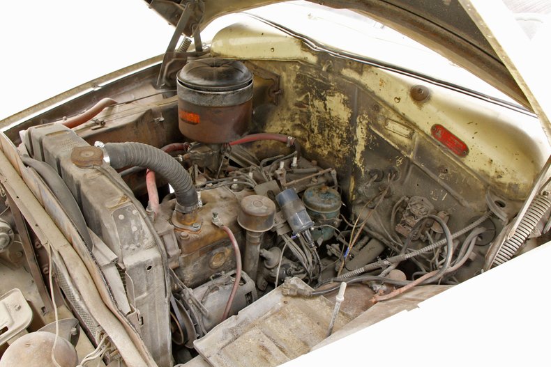 Plymouth-Cranbrook-1951-Yellow-Red-21