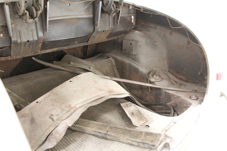 Plymouth-Cranbrook-1951-Yellow-Red-24