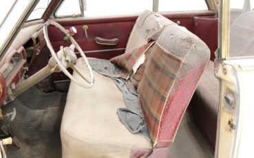 Plymouth-Cranbrook-1951-Yellow-Red-28