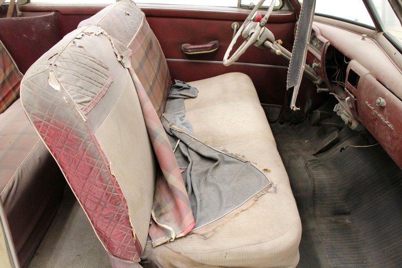 Plymouth-Cranbrook-1951-Yellow-Red-30