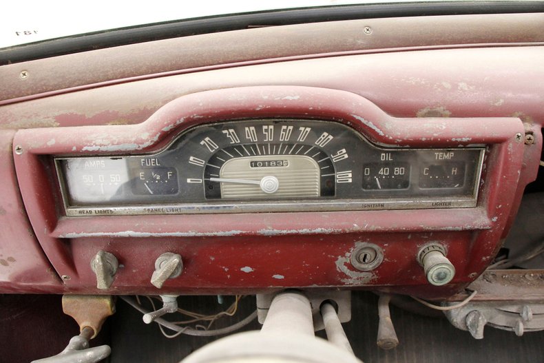 Plymouth-Cranbrook-1951-Yellow-Red-31