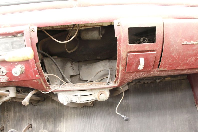 Plymouth-Cranbrook-1951-Yellow-Red-34