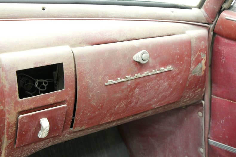 Plymouth-Cranbrook-1951-Yellow-Red-35