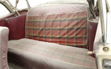 Plymouth-Cranbrook-1951-Yellow-Red-36