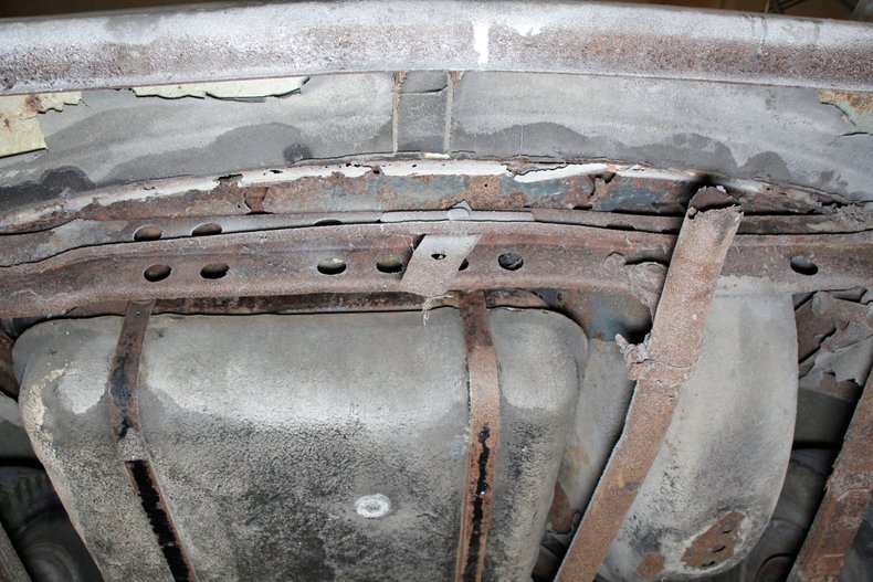 Plymouth-Cranbrook-1951-Yellow-Red-39