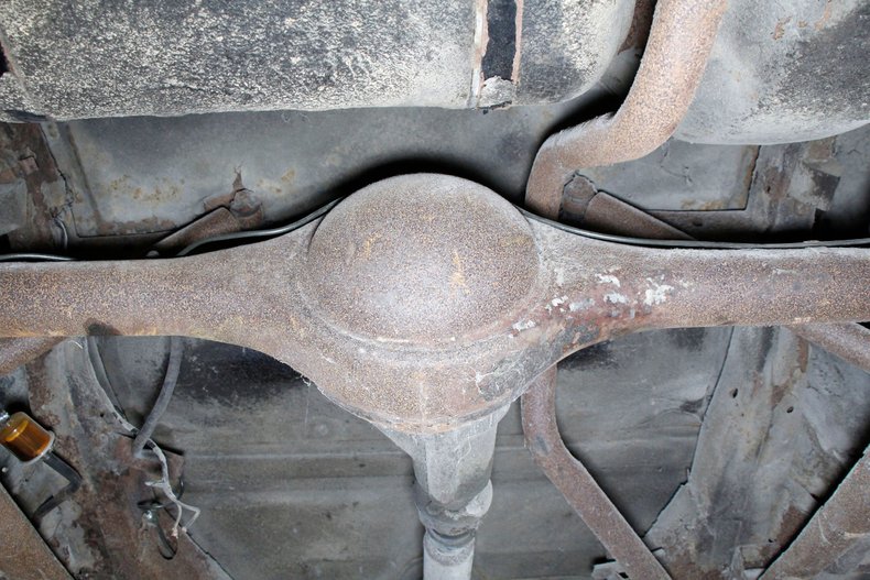 Plymouth-Cranbrook-1951-Yellow-Red-40