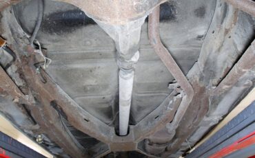 Plymouth-Cranbrook-1951-Yellow-Red-41