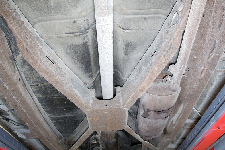 Plymouth-Cranbrook-1951-Yellow-Red-44