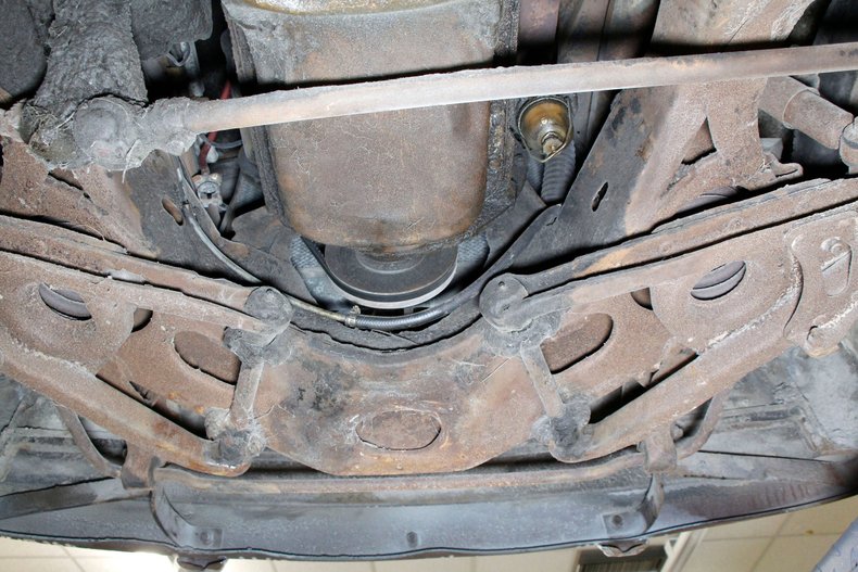 Plymouth-Cranbrook-1951-Yellow-Red-47