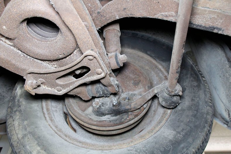 Plymouth-Cranbrook-1951-Yellow-Red-5