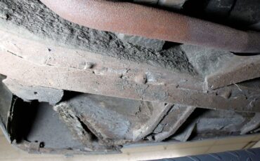 Plymouth-Cranbrook-1951-Yellow-Red-6