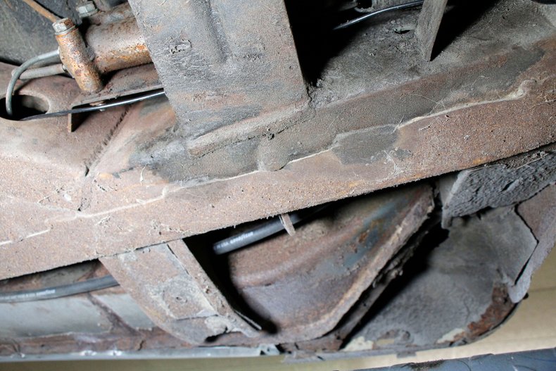 Plymouth-Cranbrook-1951-Yellow-Red-8