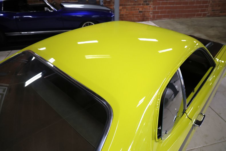 Plymouth-Duster-1971-Curious-Yellow-Tan-1