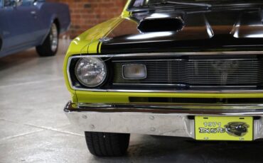 Plymouth-Duster-1971-Curious-Yellow-Tan-11