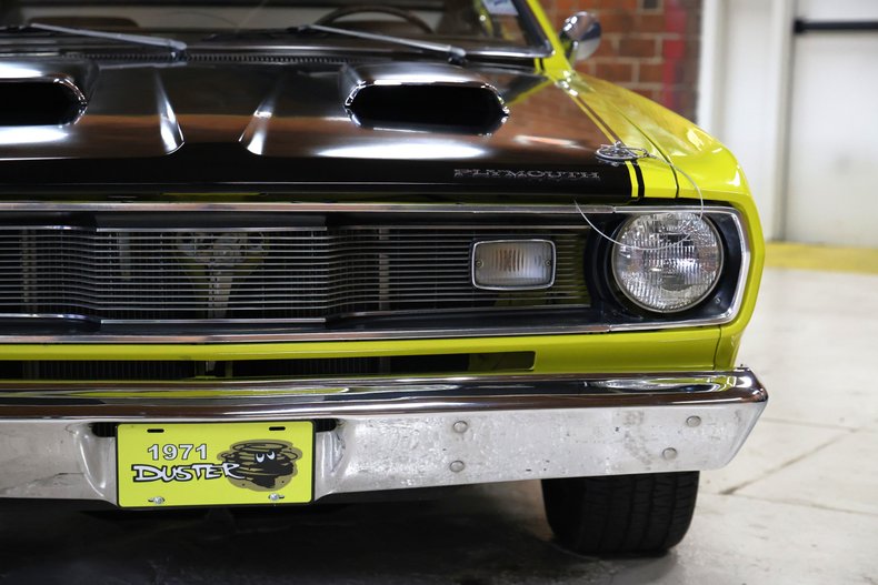 Plymouth-Duster-1971-Curious-Yellow-Tan-12