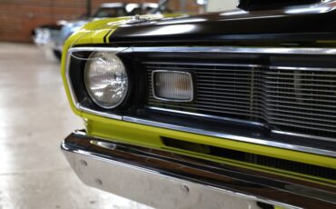 Plymouth-Duster-1971-Curious-Yellow-Tan-13