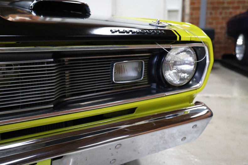 Plymouth-Duster-1971-Curious-Yellow-Tan-14