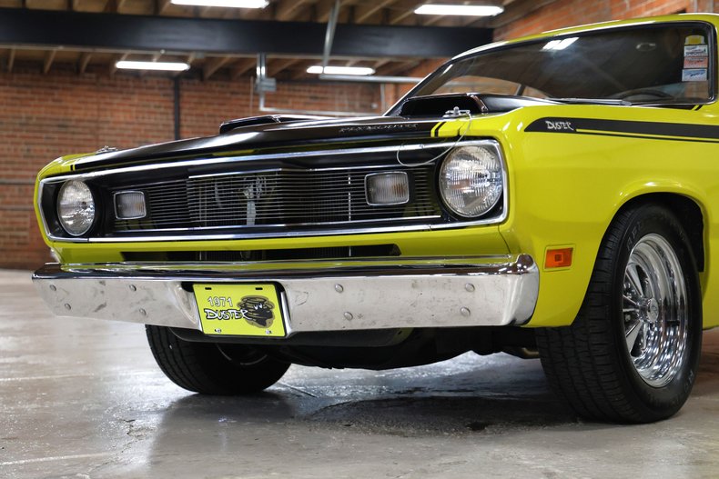 Plymouth-Duster-1971-Curious-Yellow-Tan-15