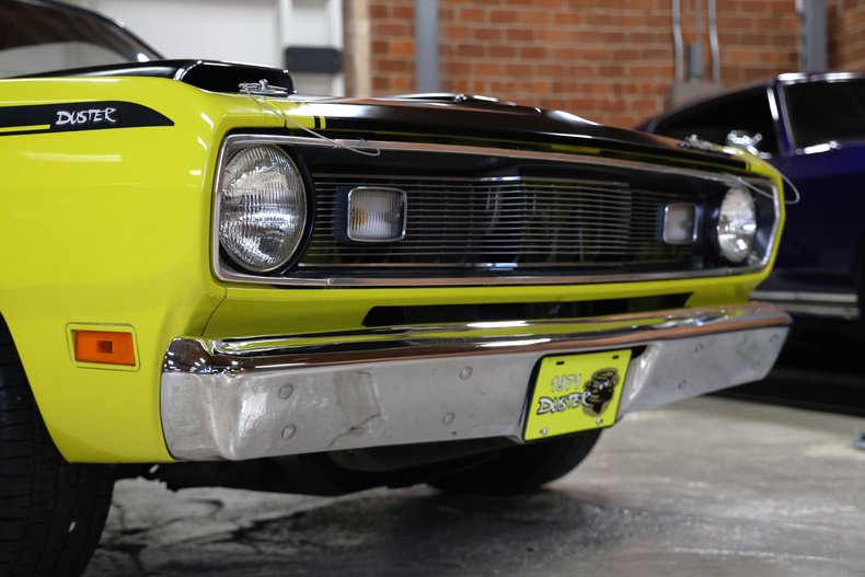 Plymouth-Duster-1971-Curious-Yellow-Tan-16