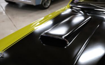 Plymouth-Duster-1971-Curious-Yellow-Tan-17