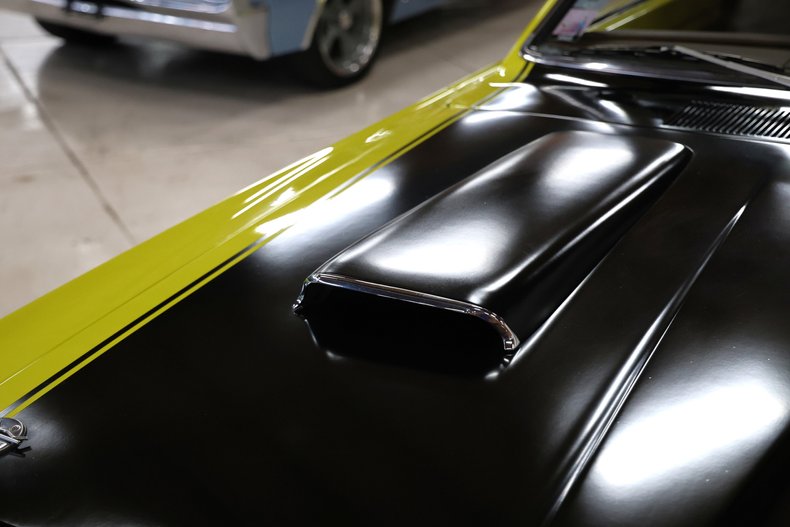 Plymouth-Duster-1971-Curious-Yellow-Tan-17