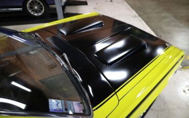 Plymouth-Duster-1971-Curious-Yellow-Tan-18