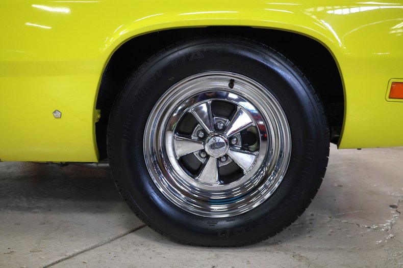 Plymouth-Duster-1971-Curious-Yellow-Tan-19