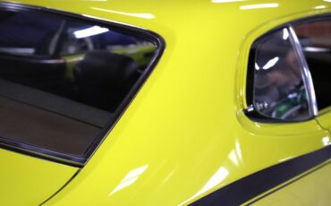 Plymouth-Duster-1971-Curious-Yellow-Tan-2