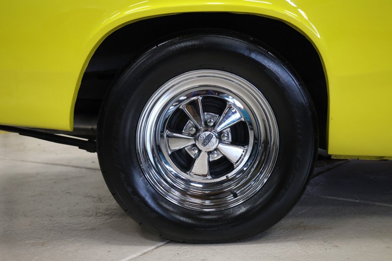 Plymouth-Duster-1971-Curious-Yellow-Tan-21