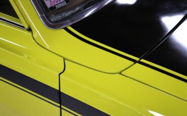 Plymouth-Duster-1971-Curious-Yellow-Tan-23