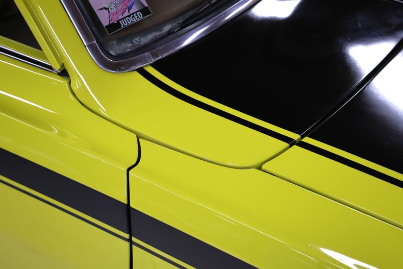 Plymouth-Duster-1971-Curious-Yellow-Tan-23