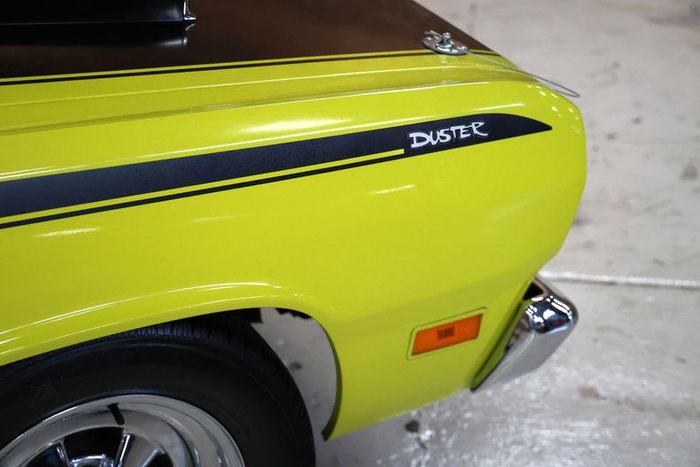 Plymouth-Duster-1971-Curious-Yellow-Tan-24