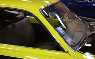 Plymouth-Duster-1971-Curious-Yellow-Tan-26