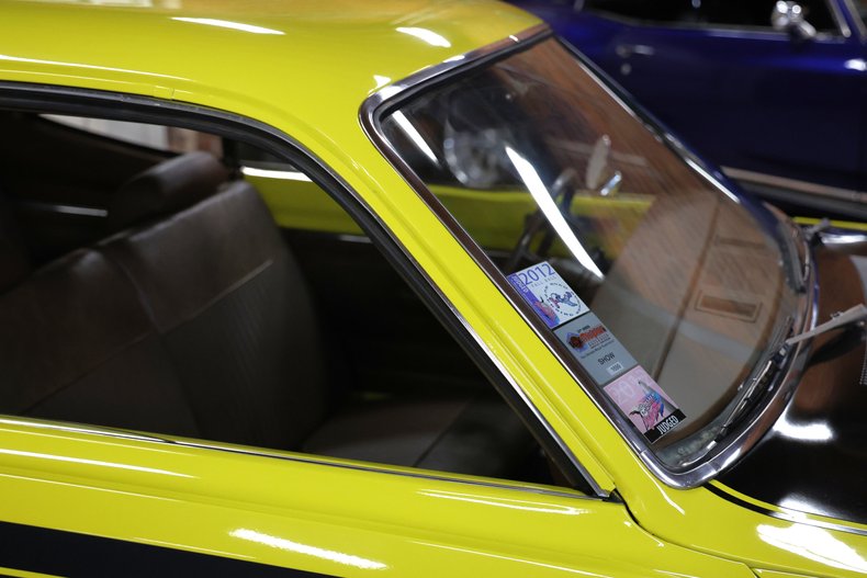 Plymouth-Duster-1971-Curious-Yellow-Tan-26