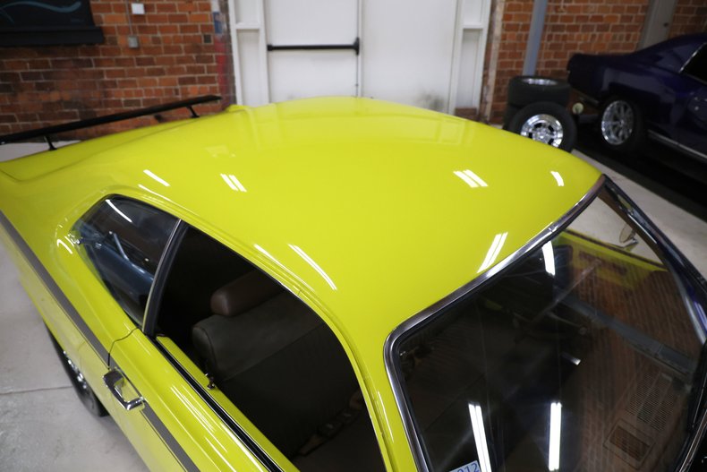 Plymouth-Duster-1971-Curious-Yellow-Tan-28