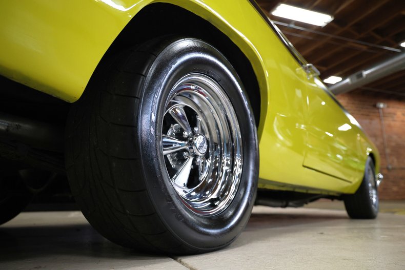Plymouth-Duster-1971-Curious-Yellow-Tan-29
