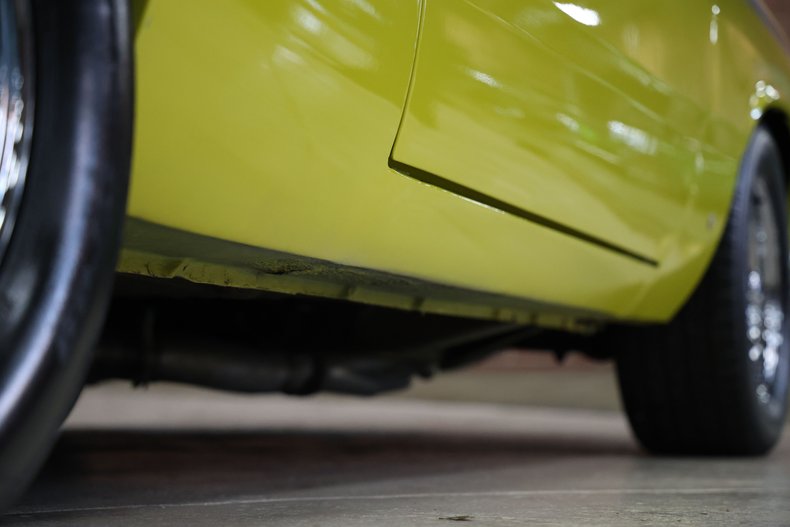 Plymouth-Duster-1971-Curious-Yellow-Tan-30