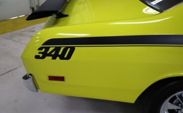 Plymouth-Duster-1971-Curious-Yellow-Tan-31