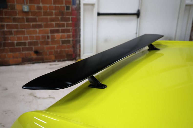 Plymouth-Duster-1971-Curious-Yellow-Tan-33