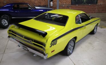Plymouth-Duster-1971-Curious-Yellow-Tan-34