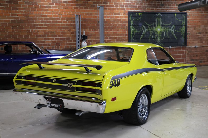 Plymouth-Duster-1971-Curious-Yellow-Tan-35