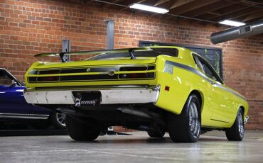 Plymouth-Duster-1971-Curious-Yellow-Tan-36