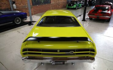 Plymouth-Duster-1971-Curious-Yellow-Tan-37