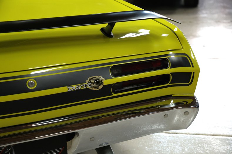 Plymouth-Duster-1971-Curious-Yellow-Tan-39