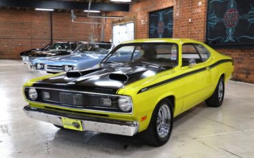 Plymouth-Duster-1971-Curious-Yellow-Tan-4