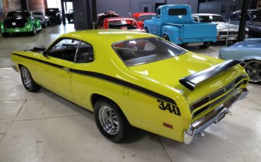 Plymouth-Duster-1971-Curious-Yellow-Tan-43