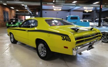 Plymouth-Duster-1971-Curious-Yellow-Tan-44