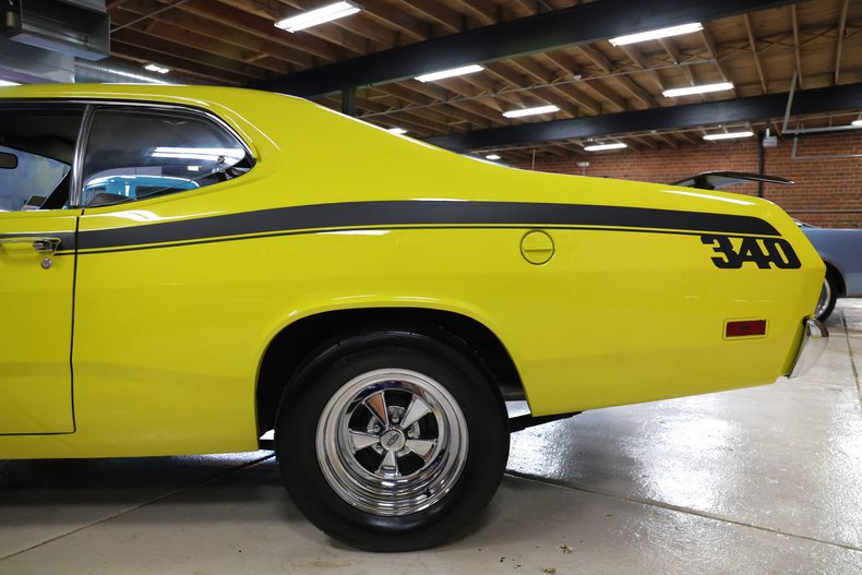 Plymouth-Duster-1971-Curious-Yellow-Tan-46