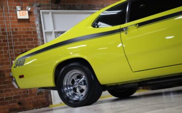 Plymouth-Duster-1971-Curious-Yellow-Tan-9